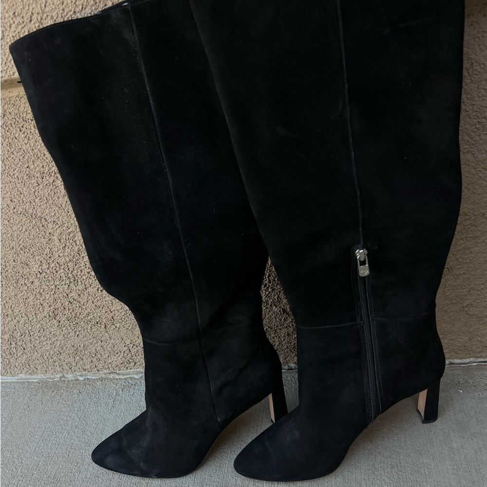 Stellah Black Heeled Boots with Sleek Silhouette